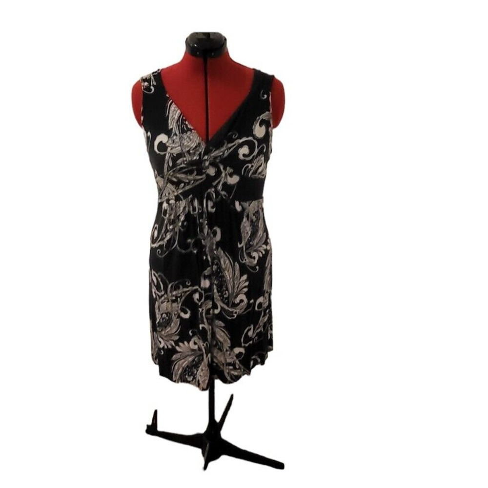 Swirly patterned black white midi sleeveless v neck dress, fits like an xl